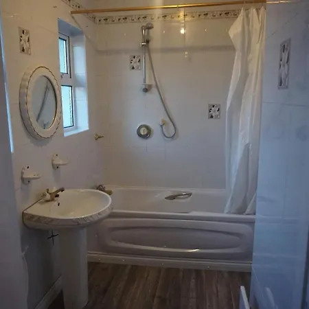 Lough Gill Lodge Twin Room 2 With En Suite Sligo