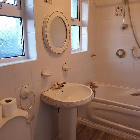 Lough Gill Lodge Twin Room 2 With En Suite * Sligo